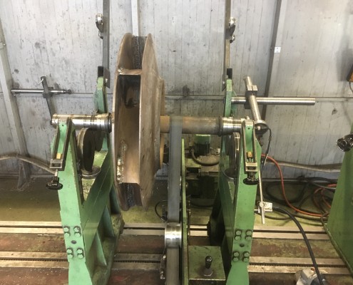 Equilibrage dynamique d'une turbine d'aspiration de balayeuse montée sur son arbre