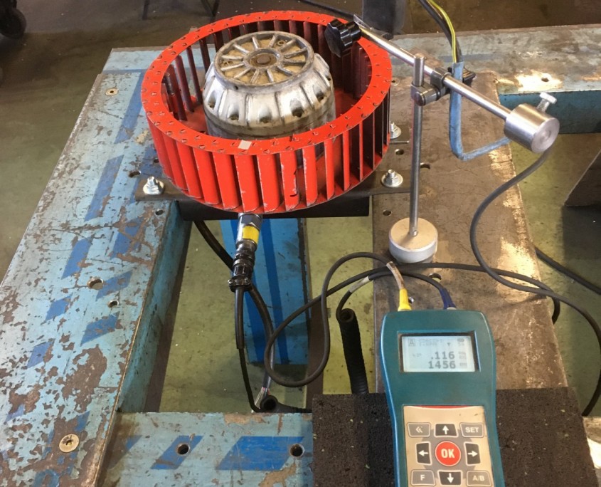 Equilibrage d'une turbine de ventilation montée sur son moteur