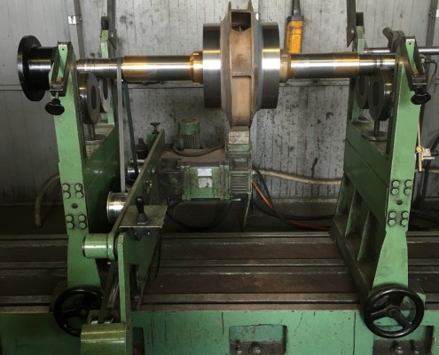 Equilibrage d'une roue de pompe montée sur son arbre et accouplement